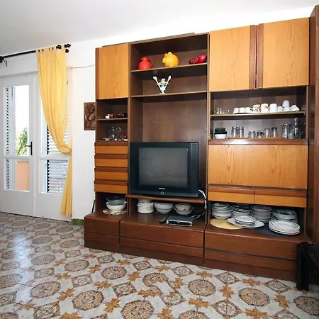 3 Bedroom Apartment In Tisno Exterior photo