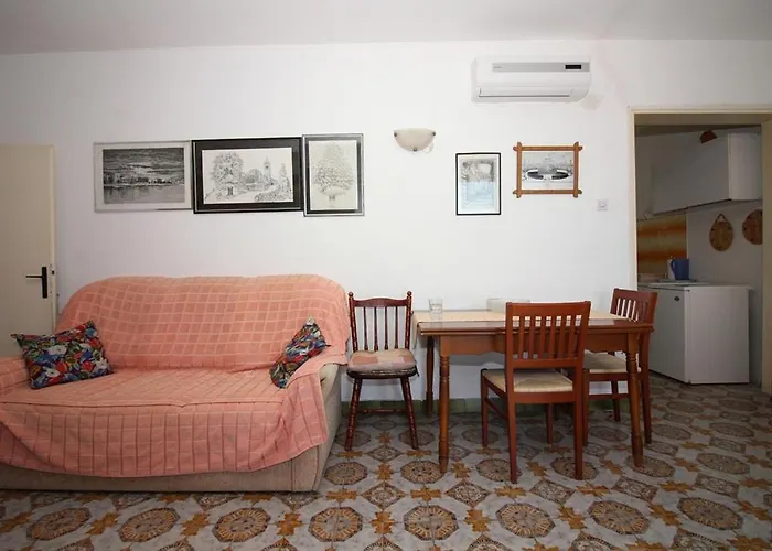 3 Bedroom Apartment In Tisno