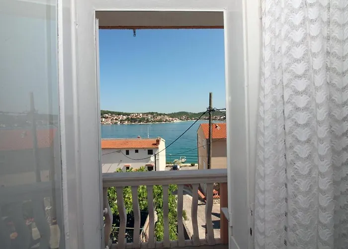 3 Bedroom Apartment In Tisno