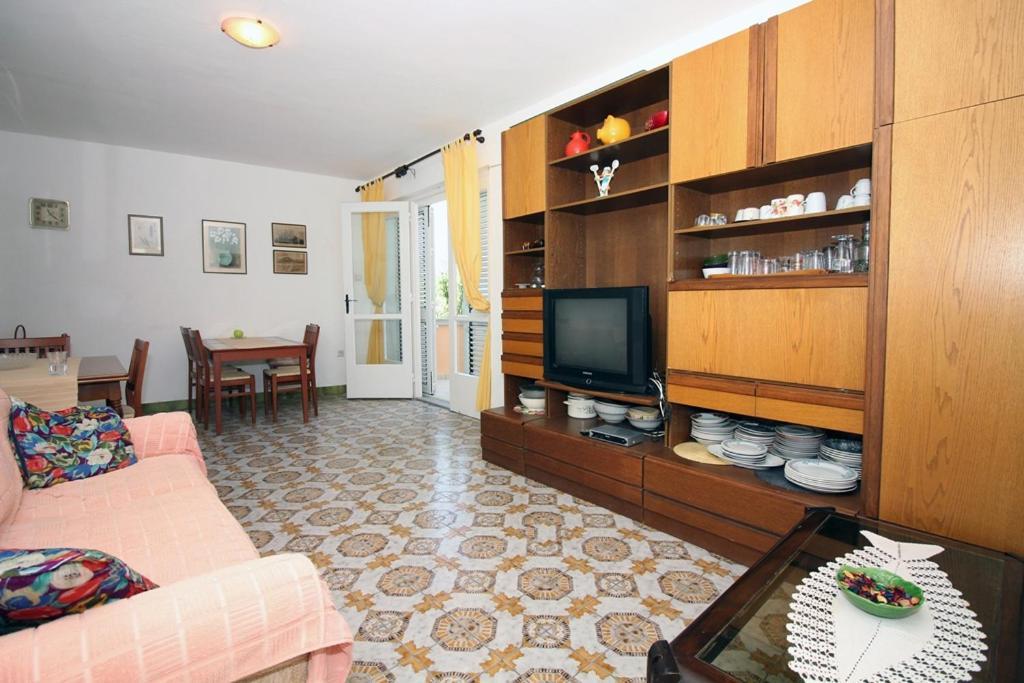 3 Bedroom In Apartment *